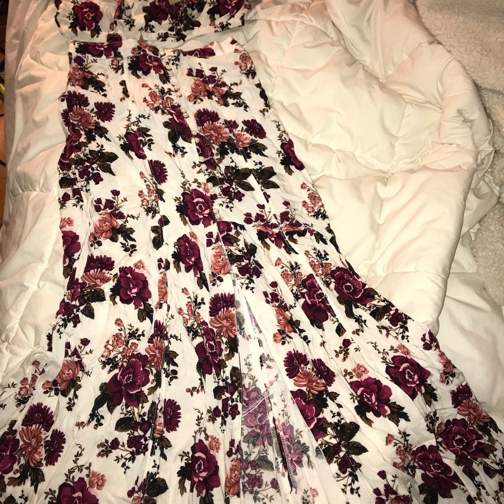 Brand new- American eagle floral skirt